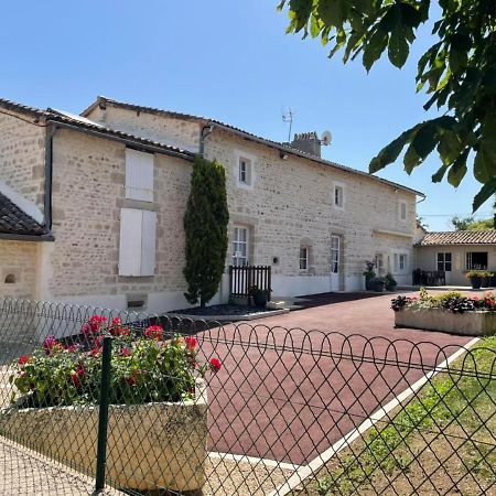 Chambres D'Hotes Du Puy D'Anche Sauzé-Vaussais Exterior photo