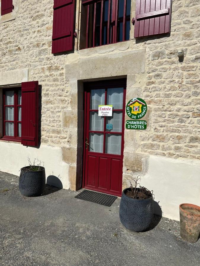 Chambres D'Hotes Du Puy D'Anche Sauzé-Vaussais Exterior photo